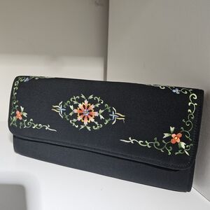 Vintage 1950s Silk Embroidered Floral Design Black Clutch Purse